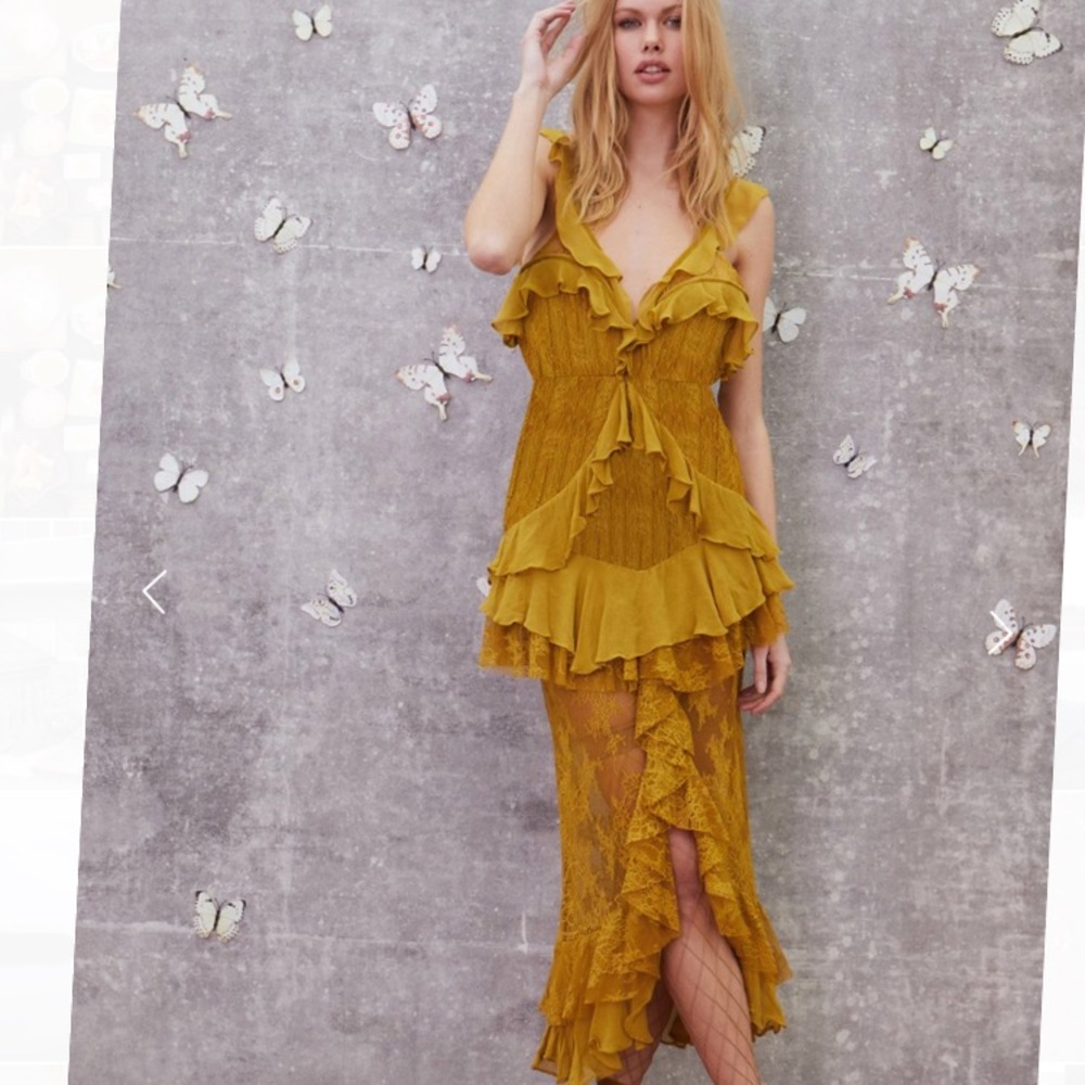 RARE Daphne Lace Midi-dress in Marigold